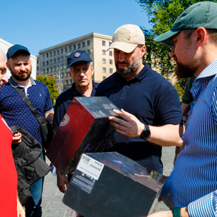 Kharkiv IT Cluster передав хірургам Харківської обласної клінічної лікарні AR-окуляри для проведення складних операцій